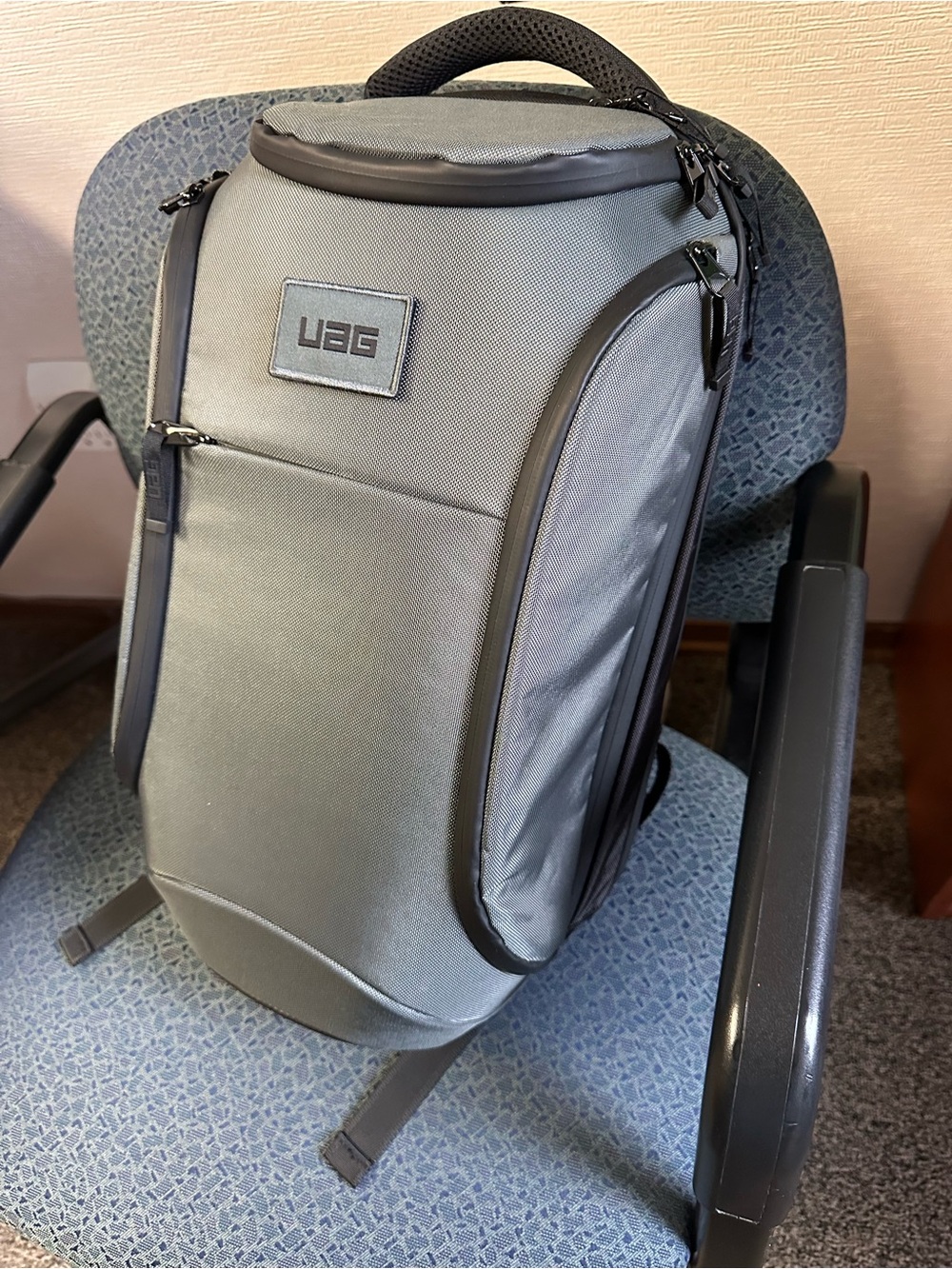 NWT Urban Armor Gear 24-Liter Back Pack